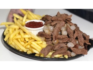 FILÉ COM FRITAS
